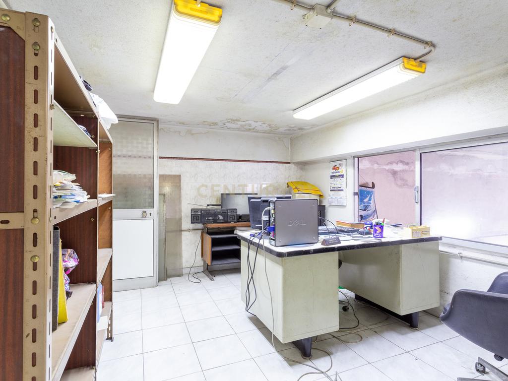 Oficina mecânica para arrendamento a 2 000 € - Image 9