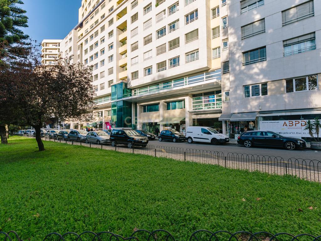 T4 para Arrendamento no Edifício Plaza - Campo Grande - Image 48