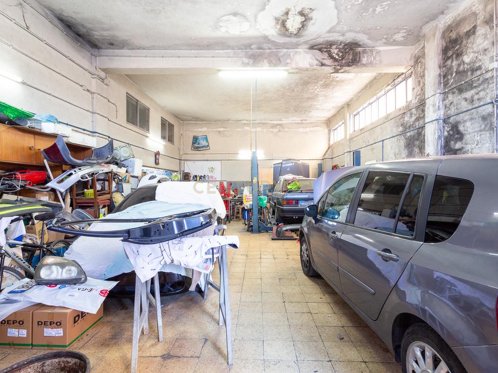 Oficina mecânica para arrendamento a 2 000 € - Image 13