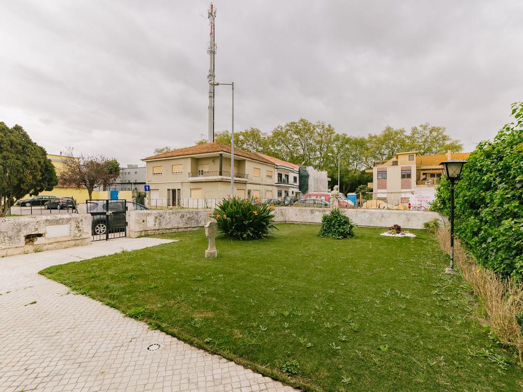 Moradia T4+1  junto ao Parque do Montijo - Image 40