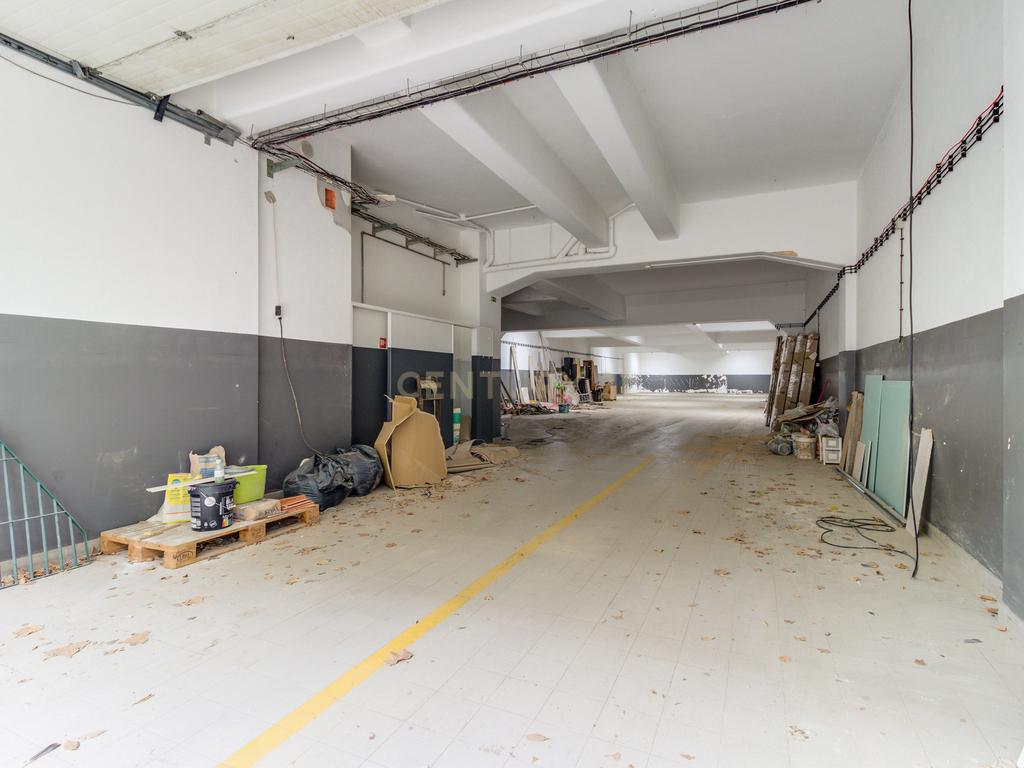 PRÉDIO DE OITO  FOGOS  DEVOLUTOS. TERRAÇO DE 100M2.  ALTO RENDIMENTO ANUAL. - Image 59