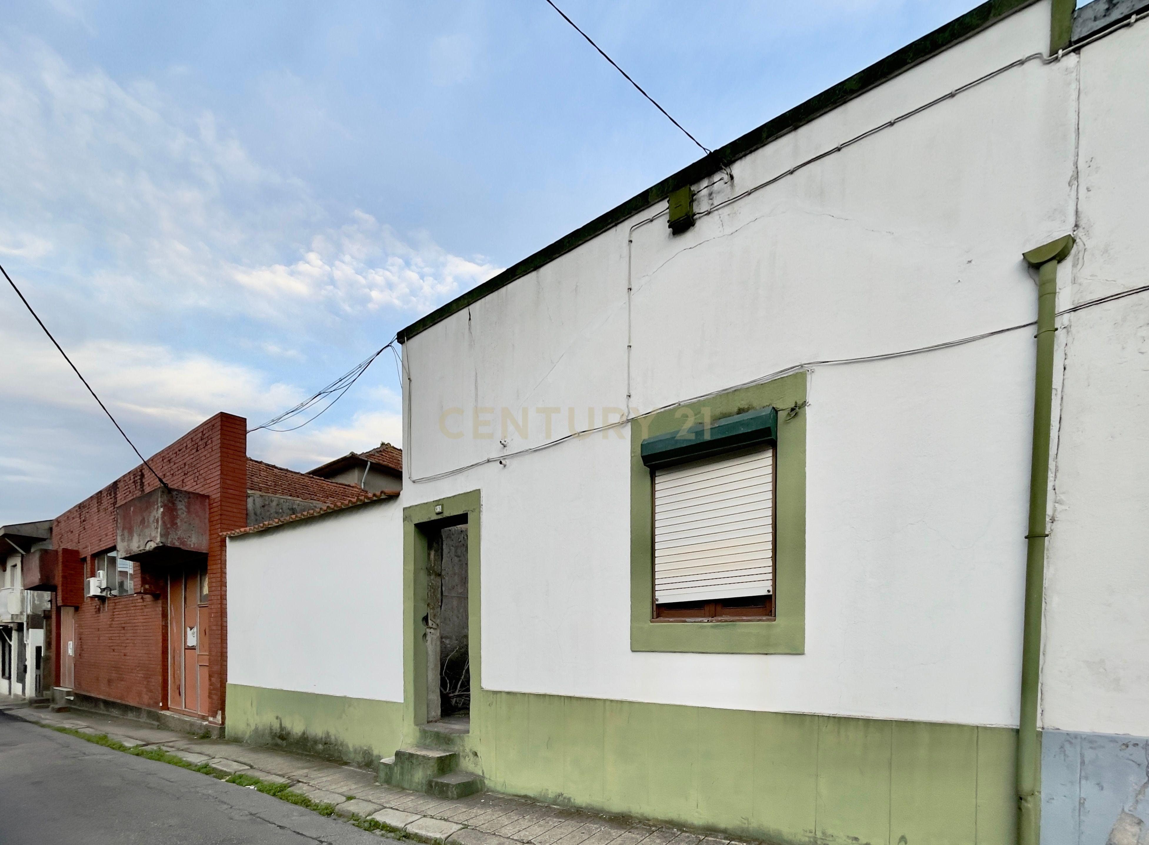 Moradia para Reabilitar com Excelente Potencial - Image 1