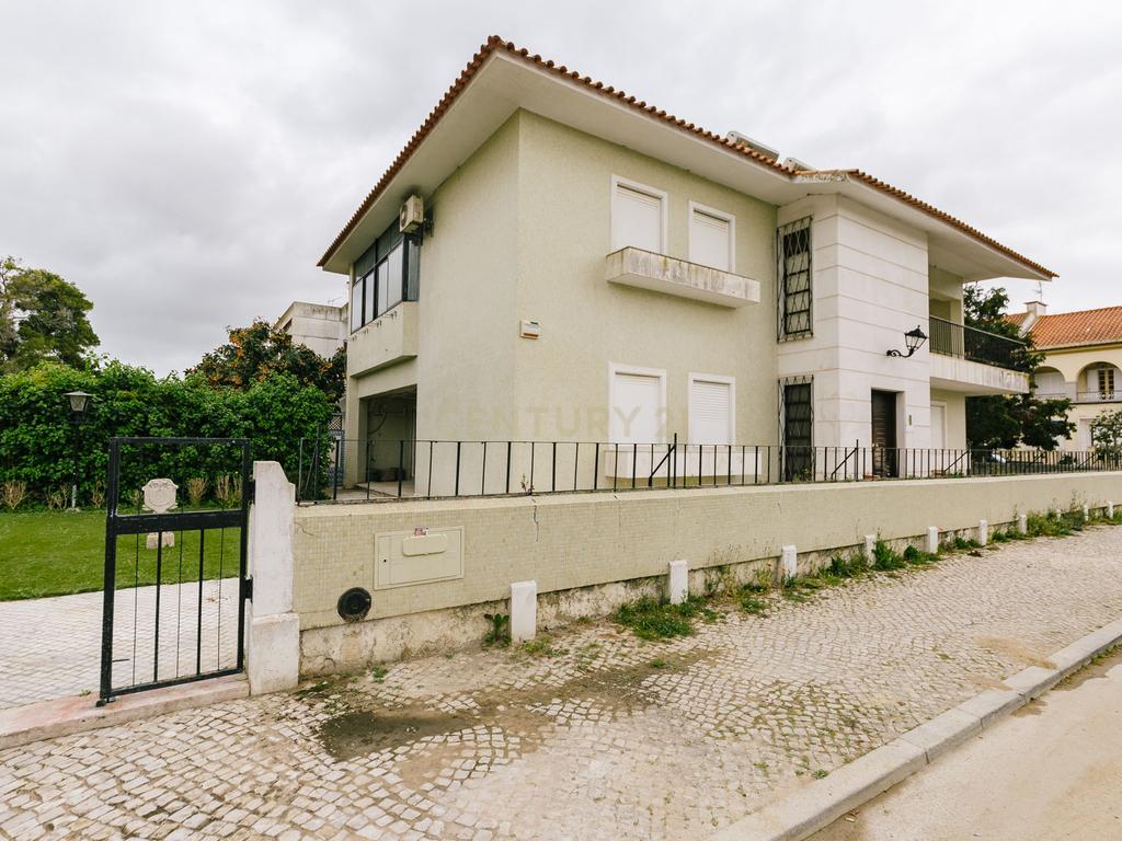 Moradia T4+1  junto ao Parque do Montijo - Image 7