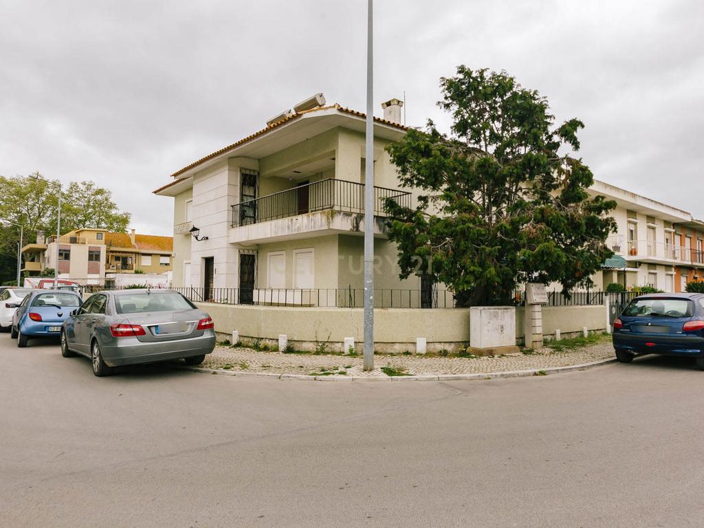 Moradia T4+1  junto ao Parque do Montijo - Image 43