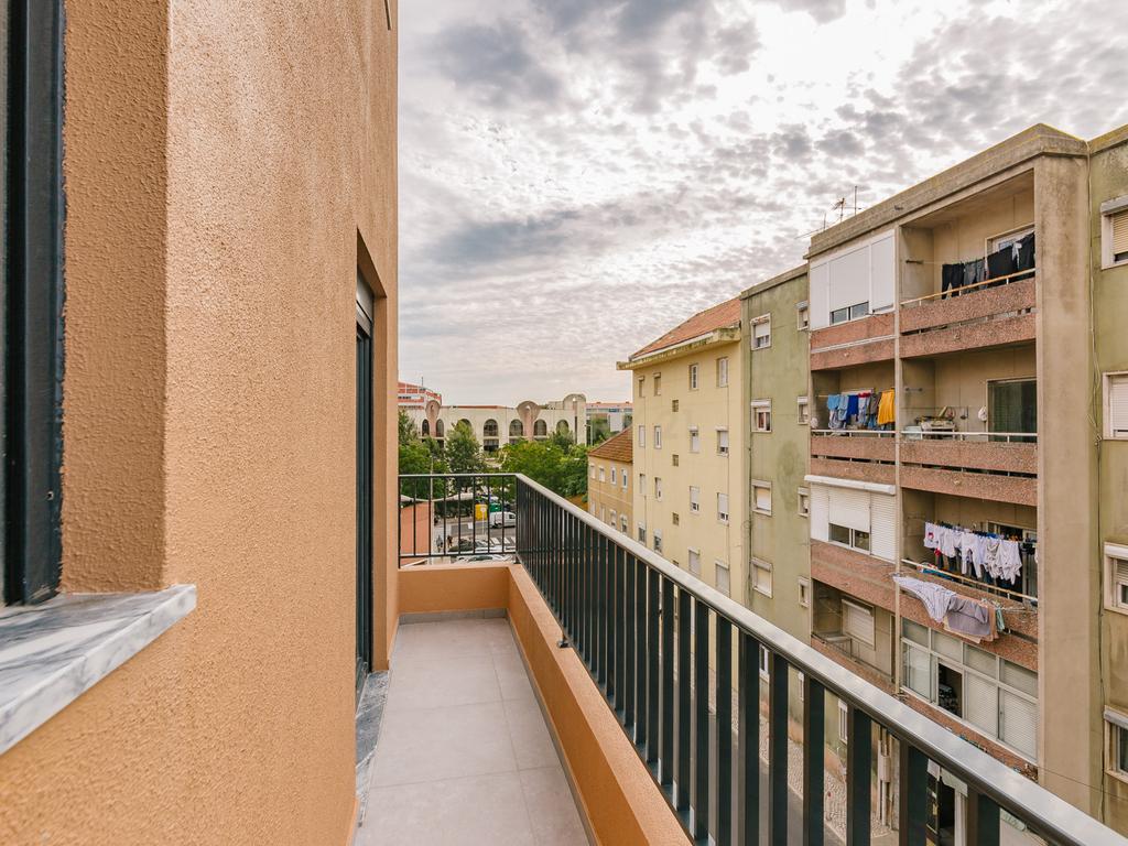 Prédio Novo para Venda no Prior Velho, Loures - Image 4