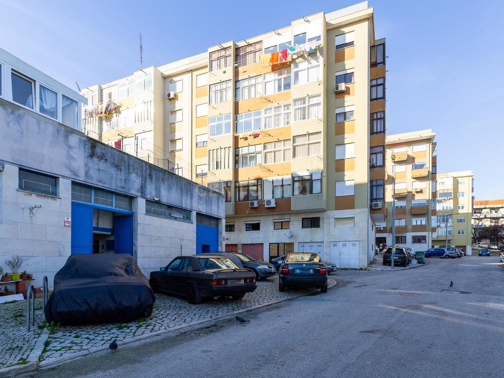 Oficina mecânica para arrendamento a 2 000 € - Image 24