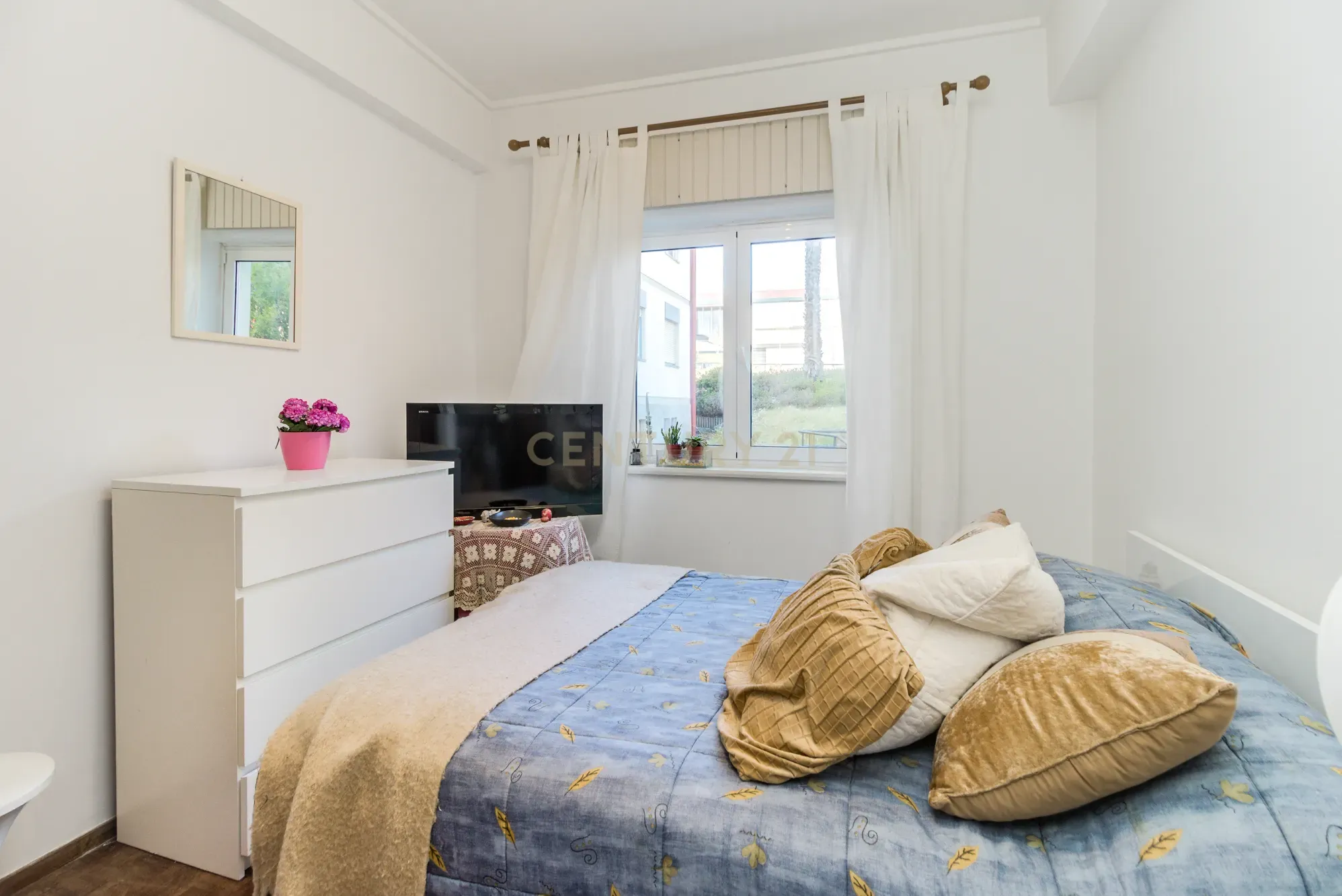 Excelente apartamento T4 em Oeiras (Av Emb. Augusto de Castro) - Image 13