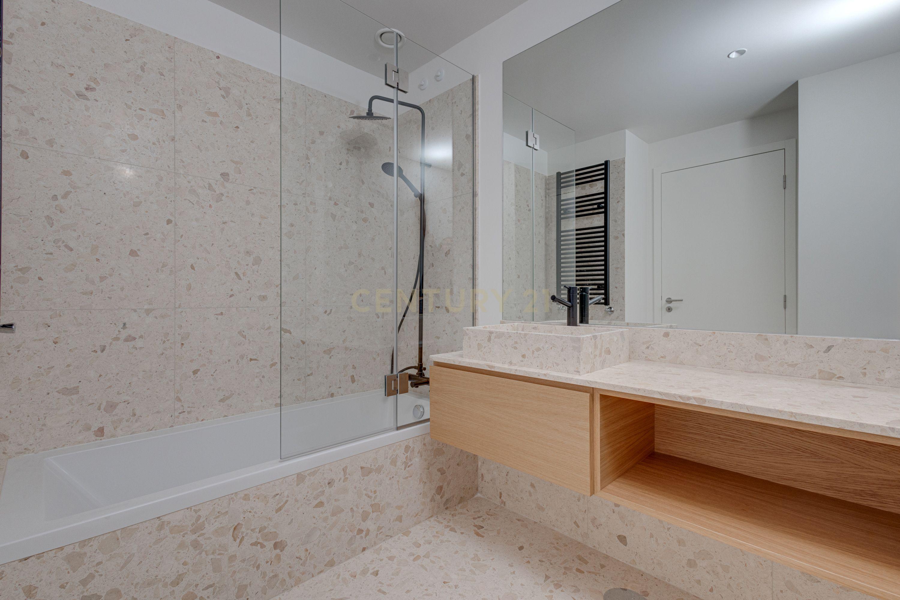 T3 NOVO com Piscina e Ginásio nas Antas - Image 19