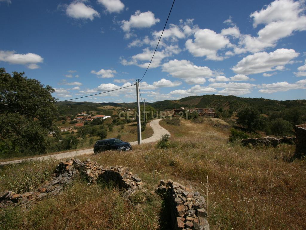 Terreno de 2.3 HA com casa antiga de 127 m2 para reconstrução, S.B. Messines, Silves - Image 3