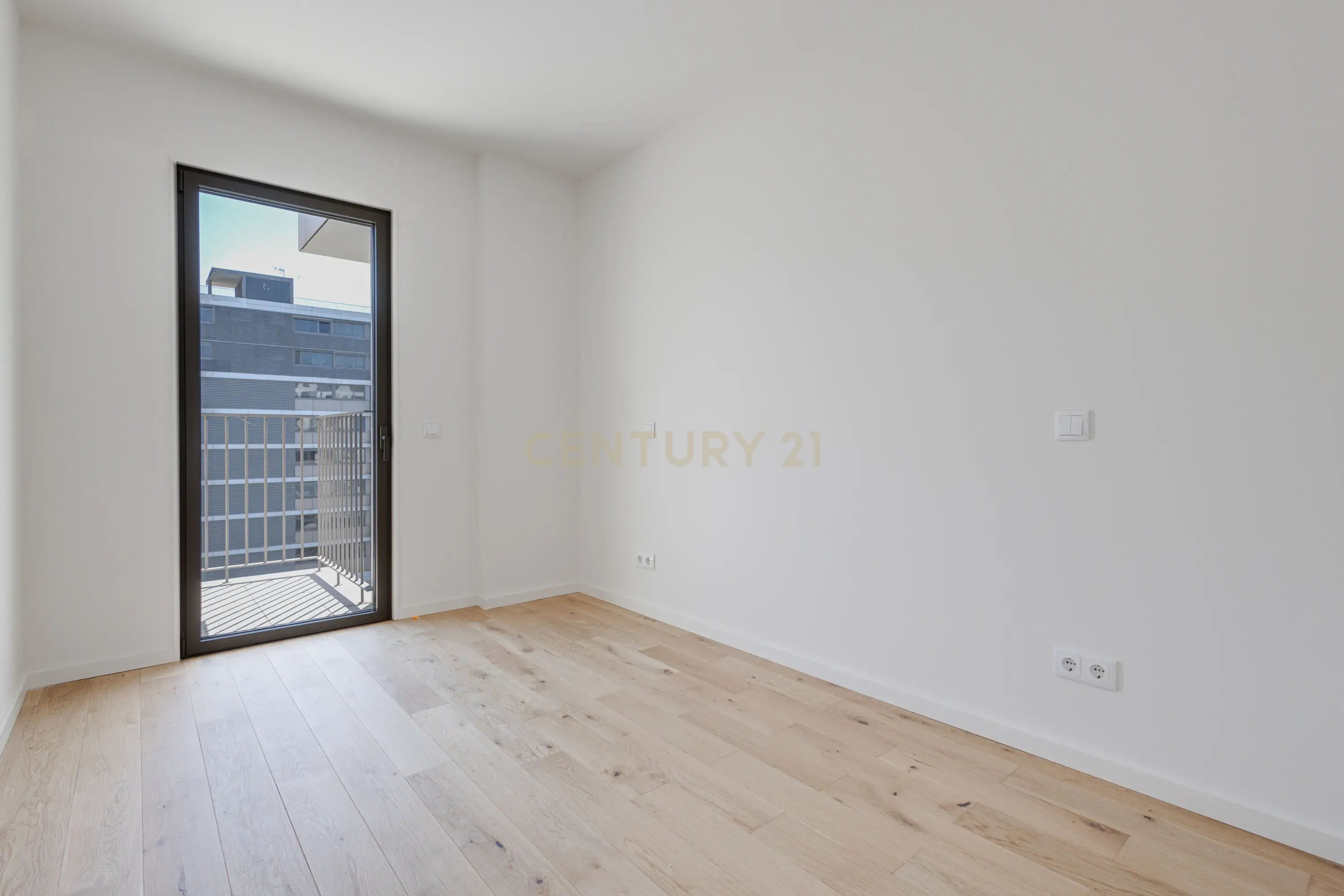 T3 NOVO com Piscina e Ginásio nas Antas - Image 17