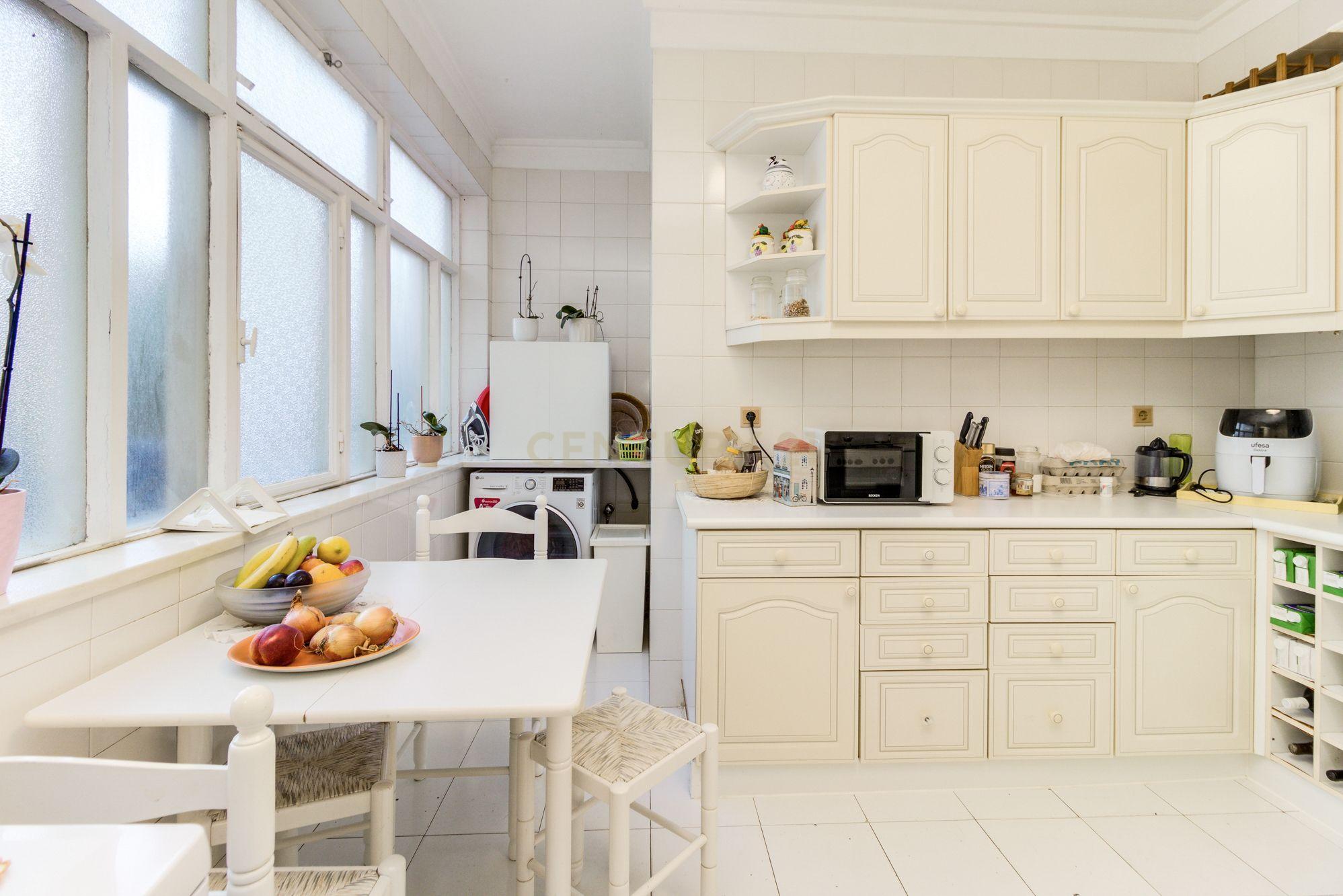 Excelente apartamento T4 em Oeiras (Av Emb. Augusto de Castro) - Image 22