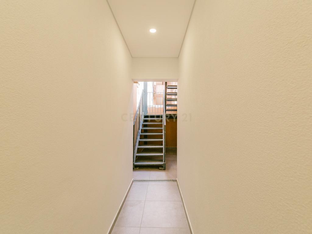 Prédio Novo para Venda no Prior Velho, Loures - Image 8