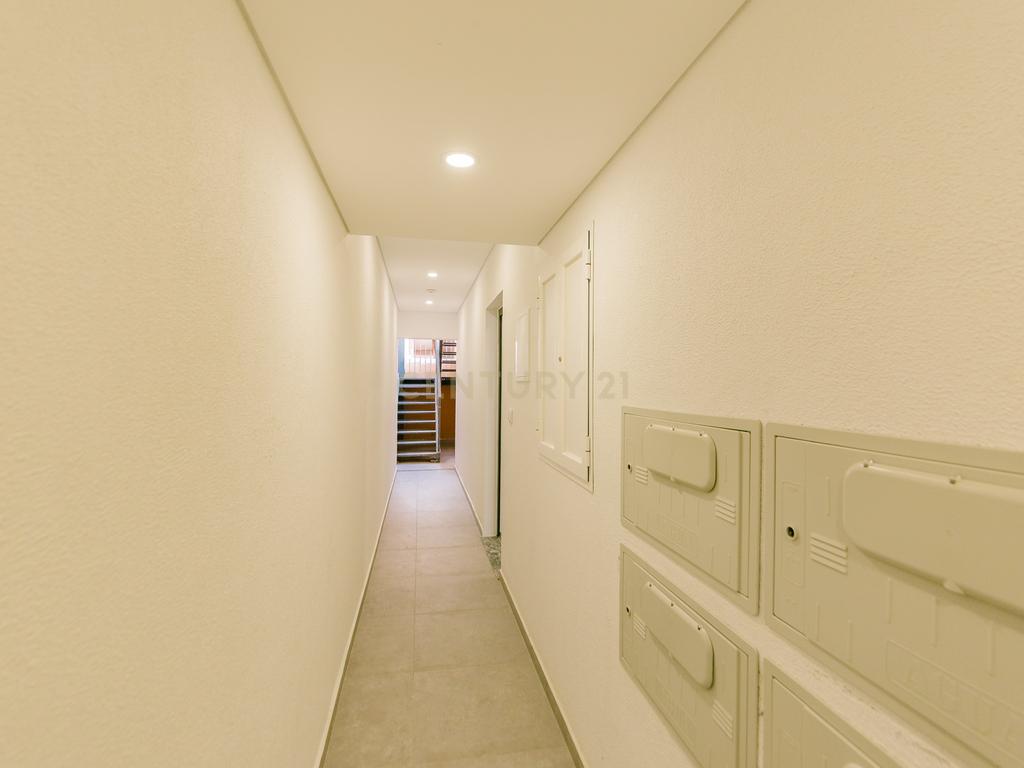 Prédio Novo para Venda no Prior Velho, Loures - Image 7