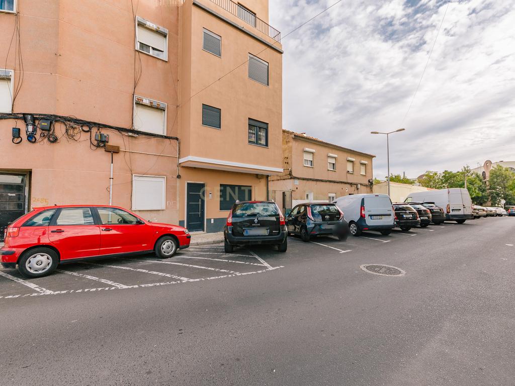 Prédio Novo para Venda no Prior Velho, Loures - Image 3