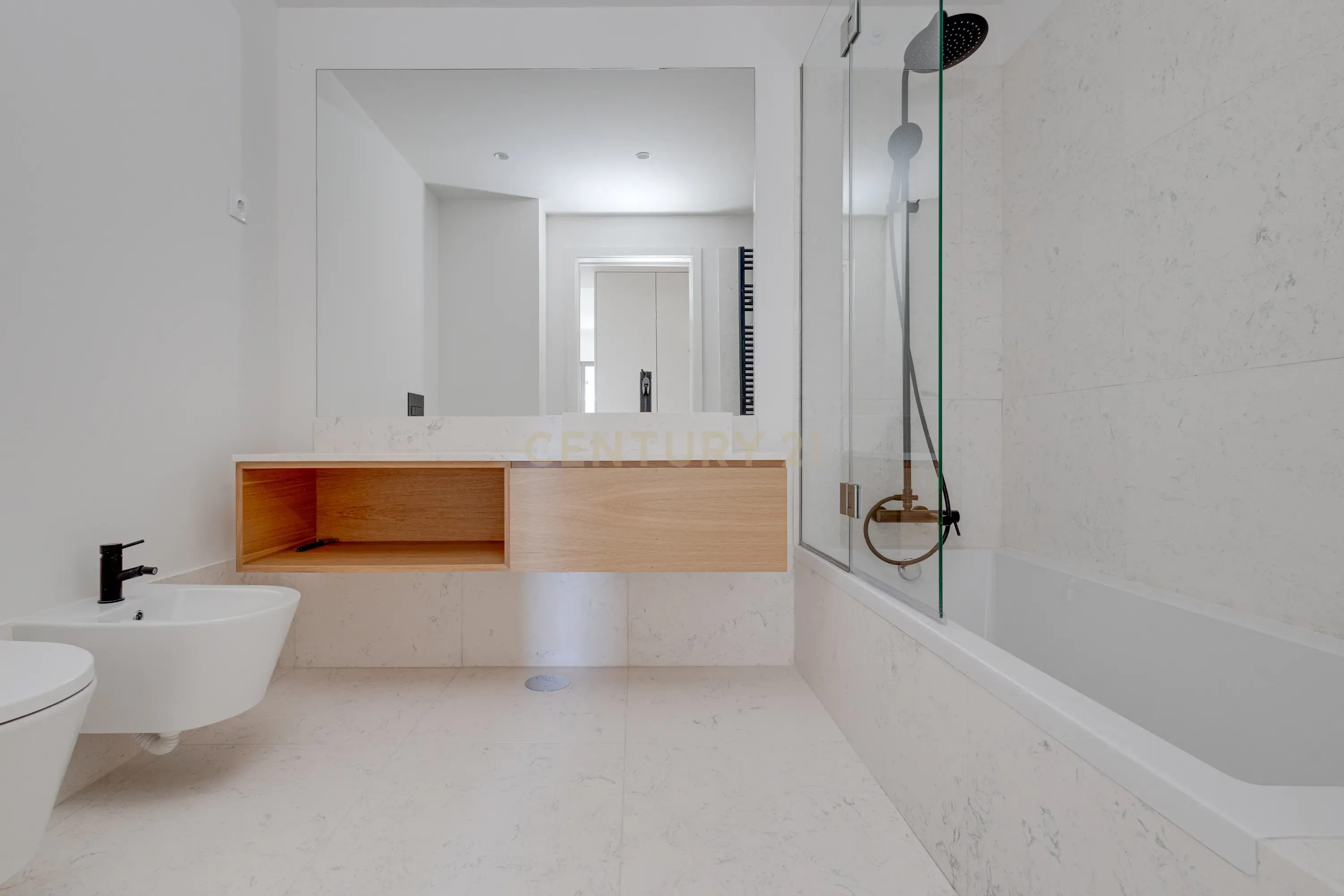 T3 NOVO com Piscina e Ginásio nas Antas - Image 23