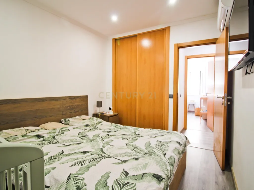 Apartamento T2 Renovado em Portimão - Image 11
