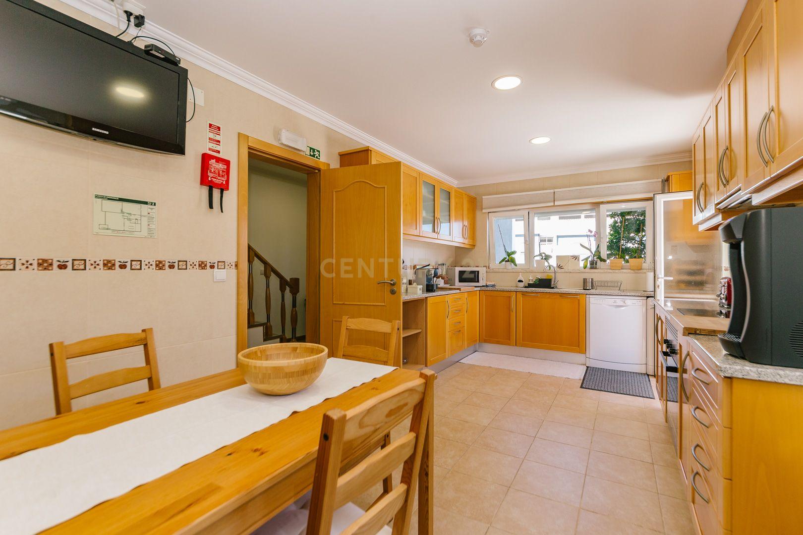 Moradia T4 em Barcarena - Image 29