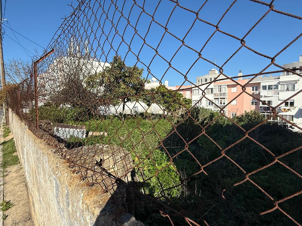 Terreno para Construção no Feijó, Almada – Oportunidade Única! - Image 6