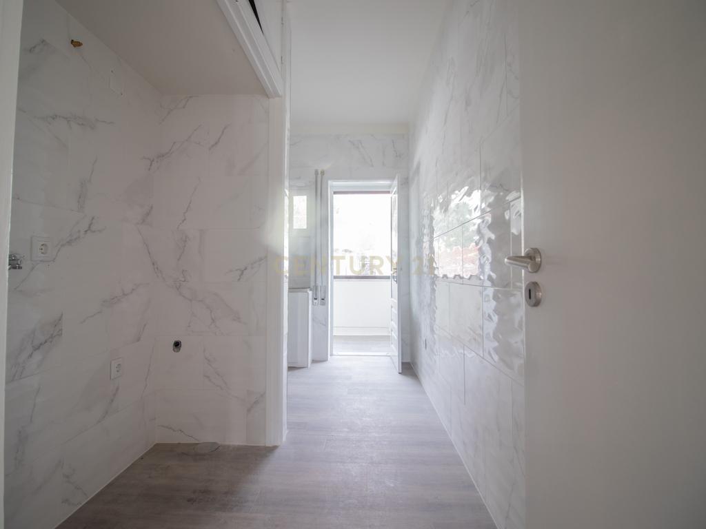 Apartamento T3 remodelado na Relvinha, Coimbra - Image 5