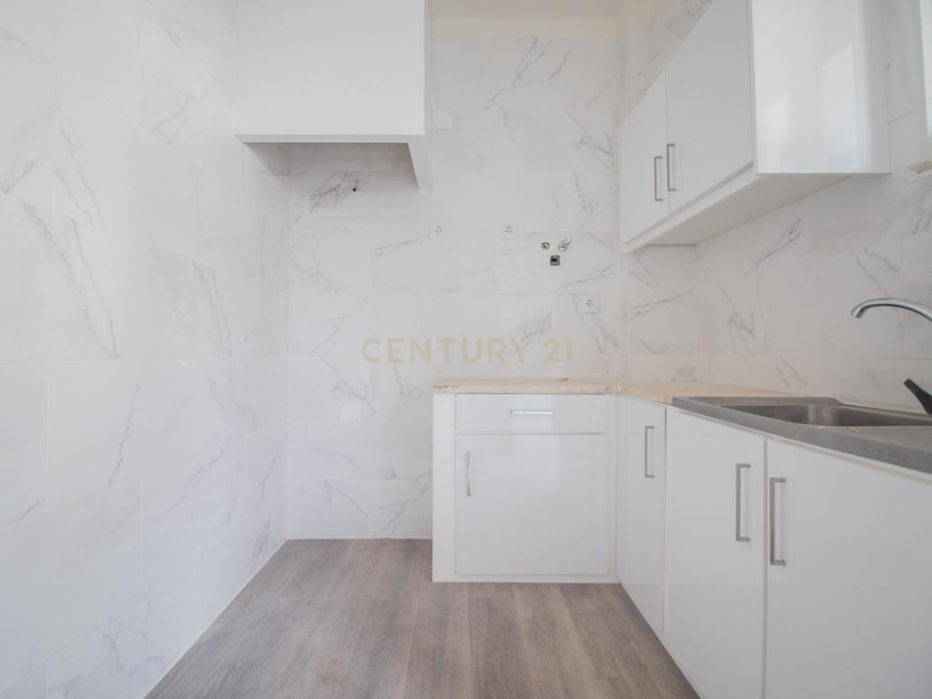 Apartamento T3 remodelado na Relvinha, Coimbra - Image 2