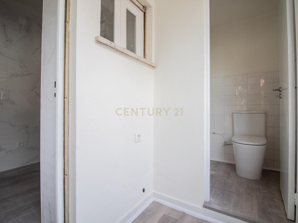 Apartamento T3 remodelado na Relvinha, Coimbra - Image 7