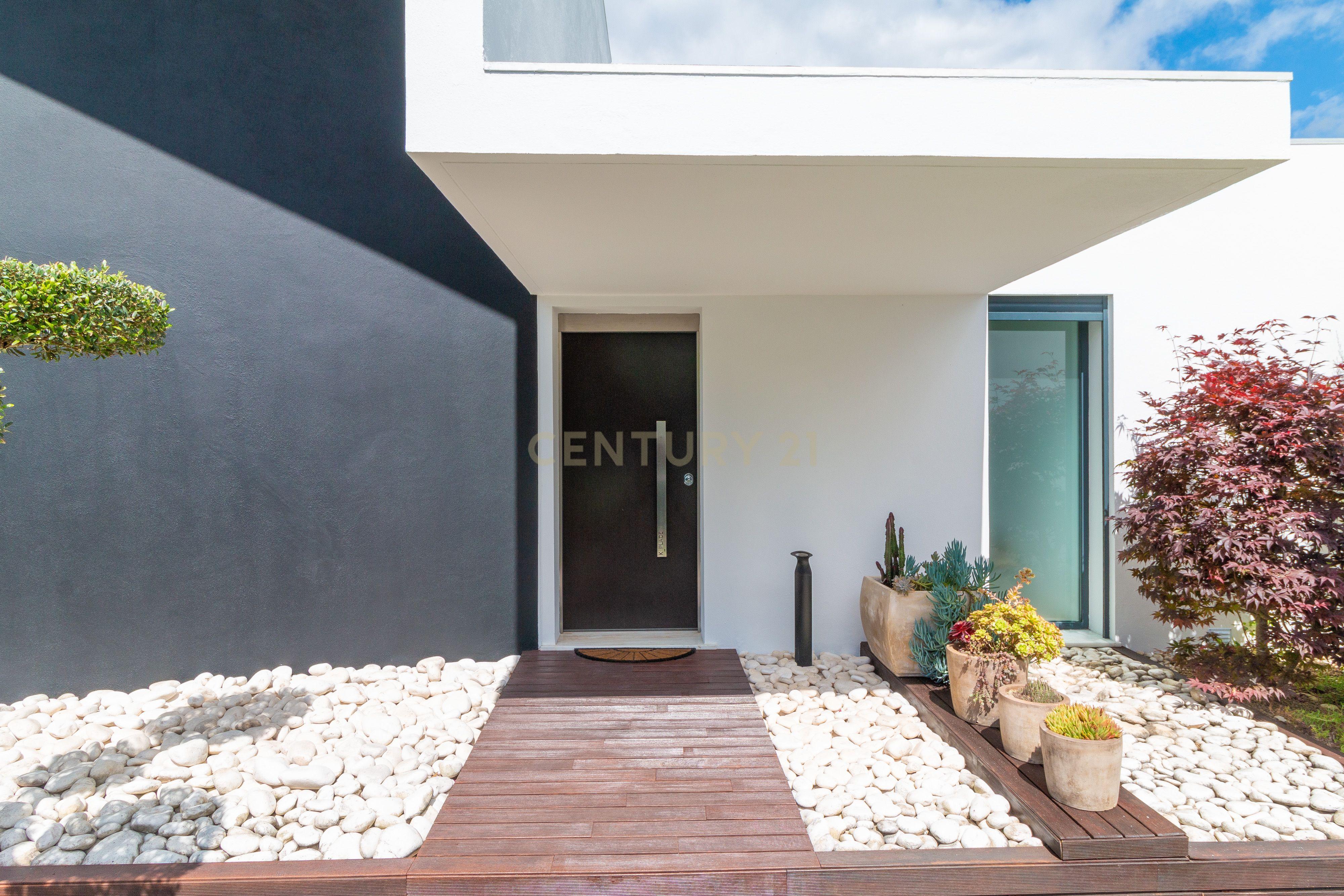 Espaçosa Moradia Térrea Pousos, Leiria: Um Refúgio de Conforto e Elegância - Image 6