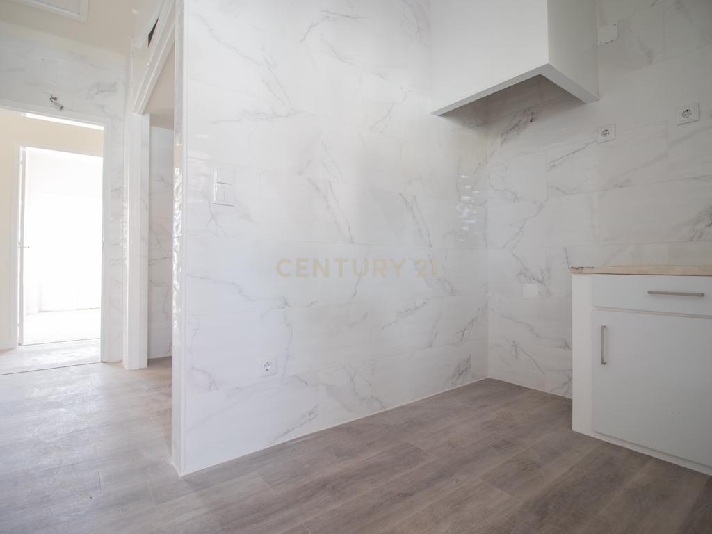 Apartamento T3 remodelado na Relvinha, Coimbra - Image 10