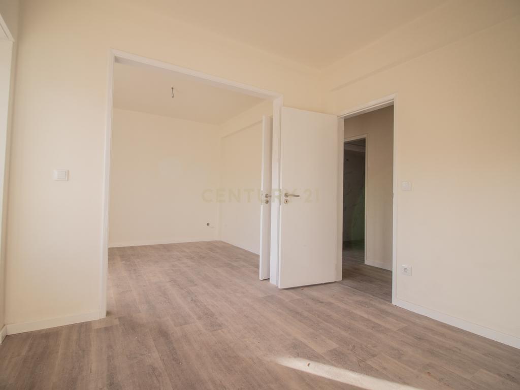 Apartamento T3 remodelado na Relvinha, Coimbra - Image 13