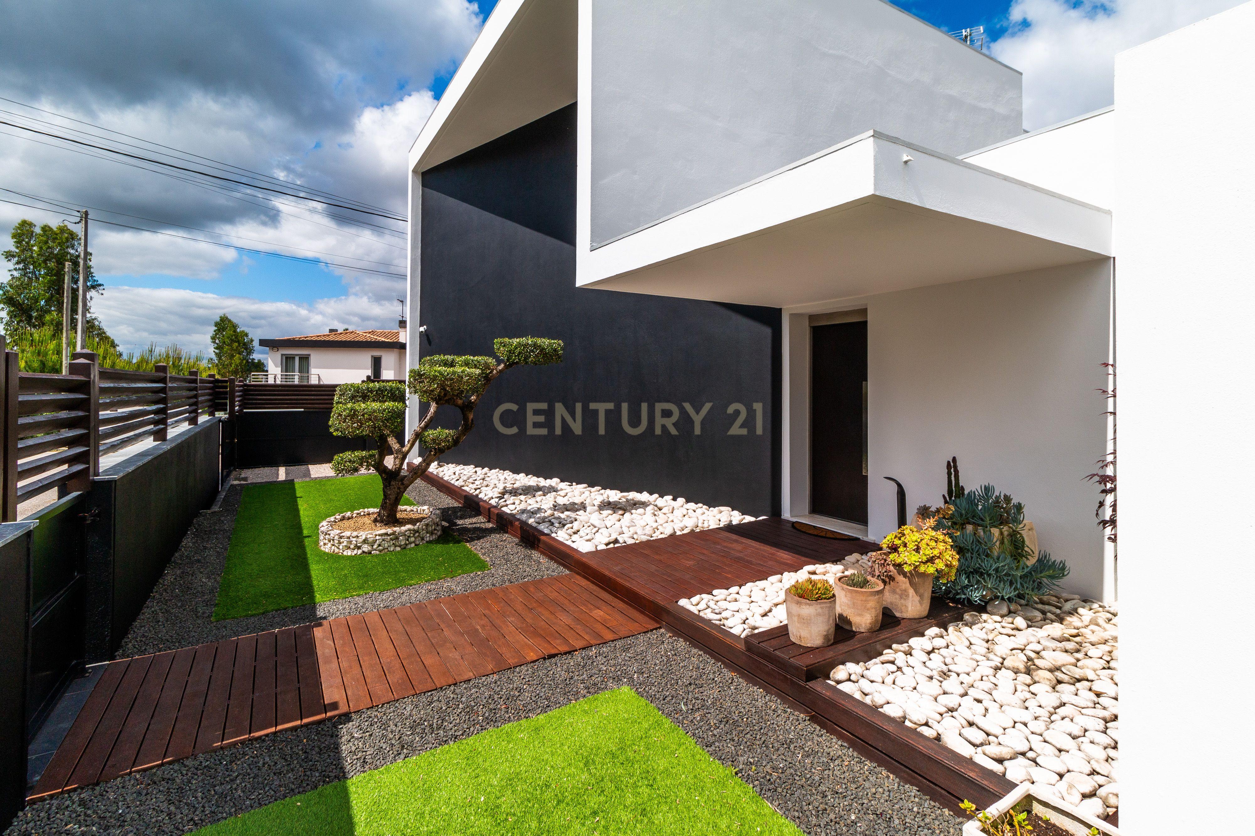 Espaçosa Moradia Térrea Pousos, Leiria: Um Refúgio de Conforto e Elegância - Image 7