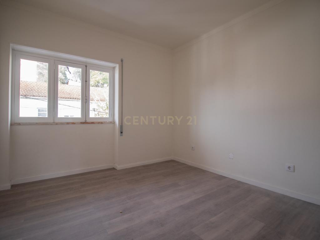 Apartamento T3 remodelado na Relvinha, Coimbra - Image 20