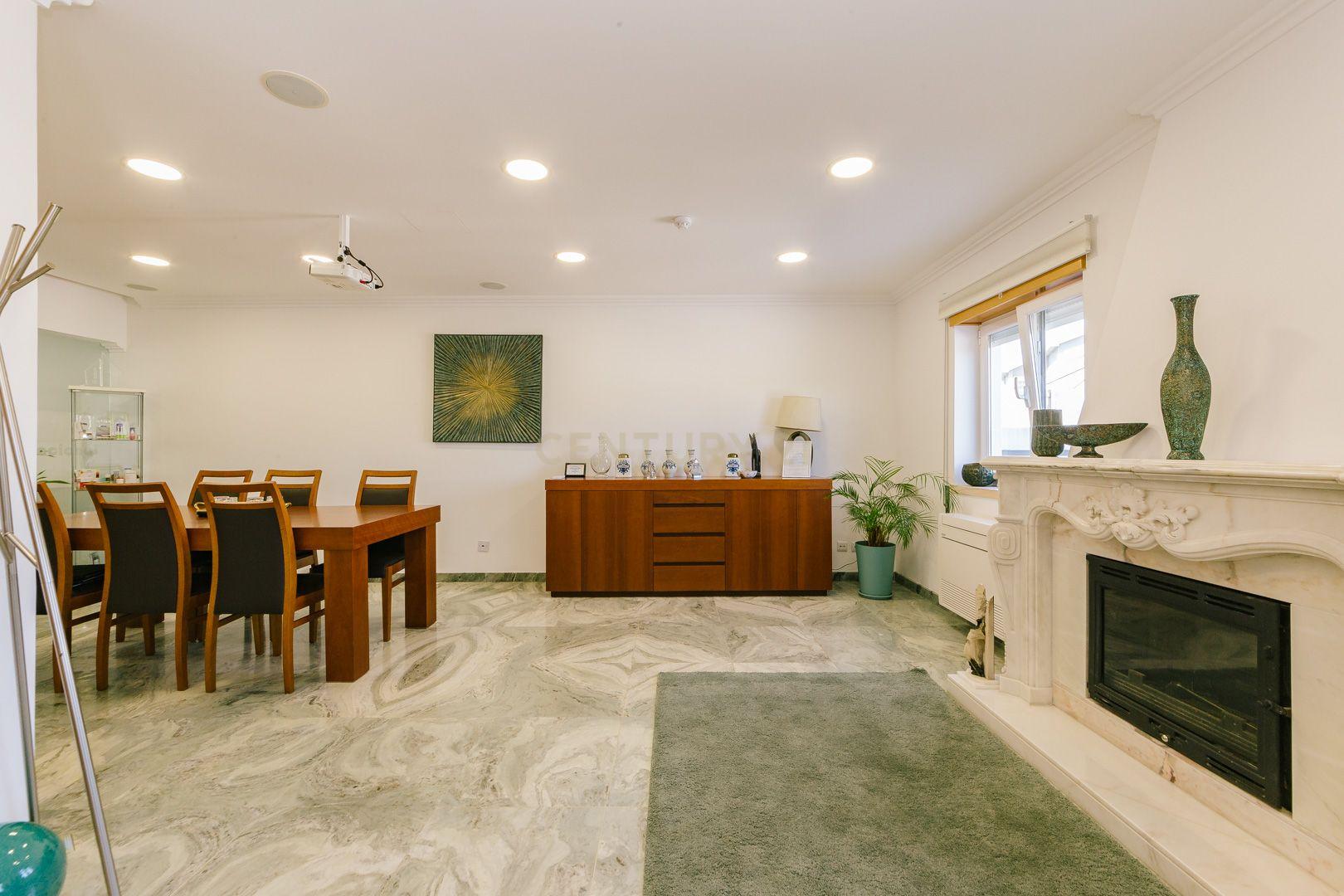 Moradia T4 em Barcarena - Image 19