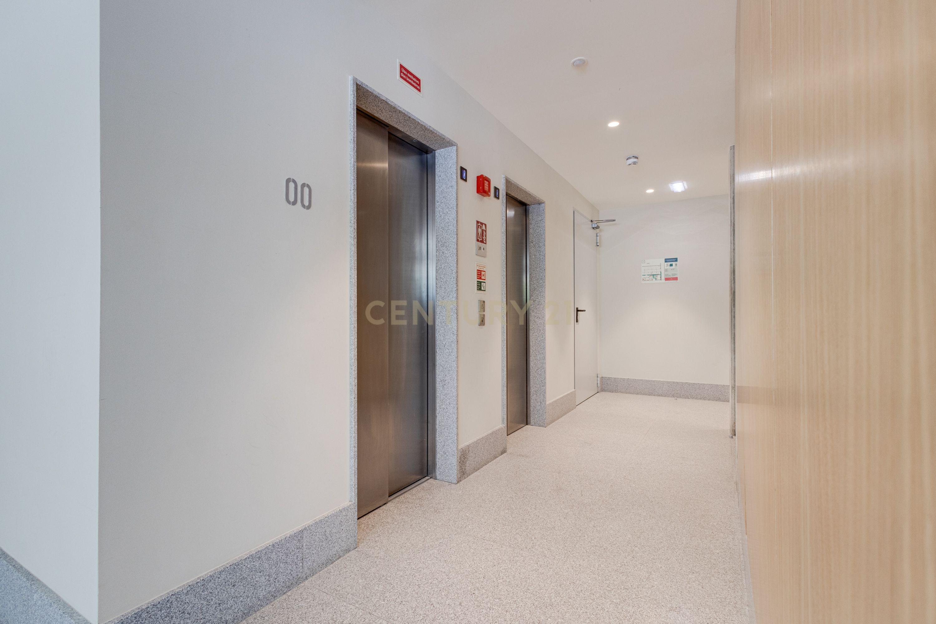 T3 NOVO com Piscina e Ginásio nas Antas - Image 28