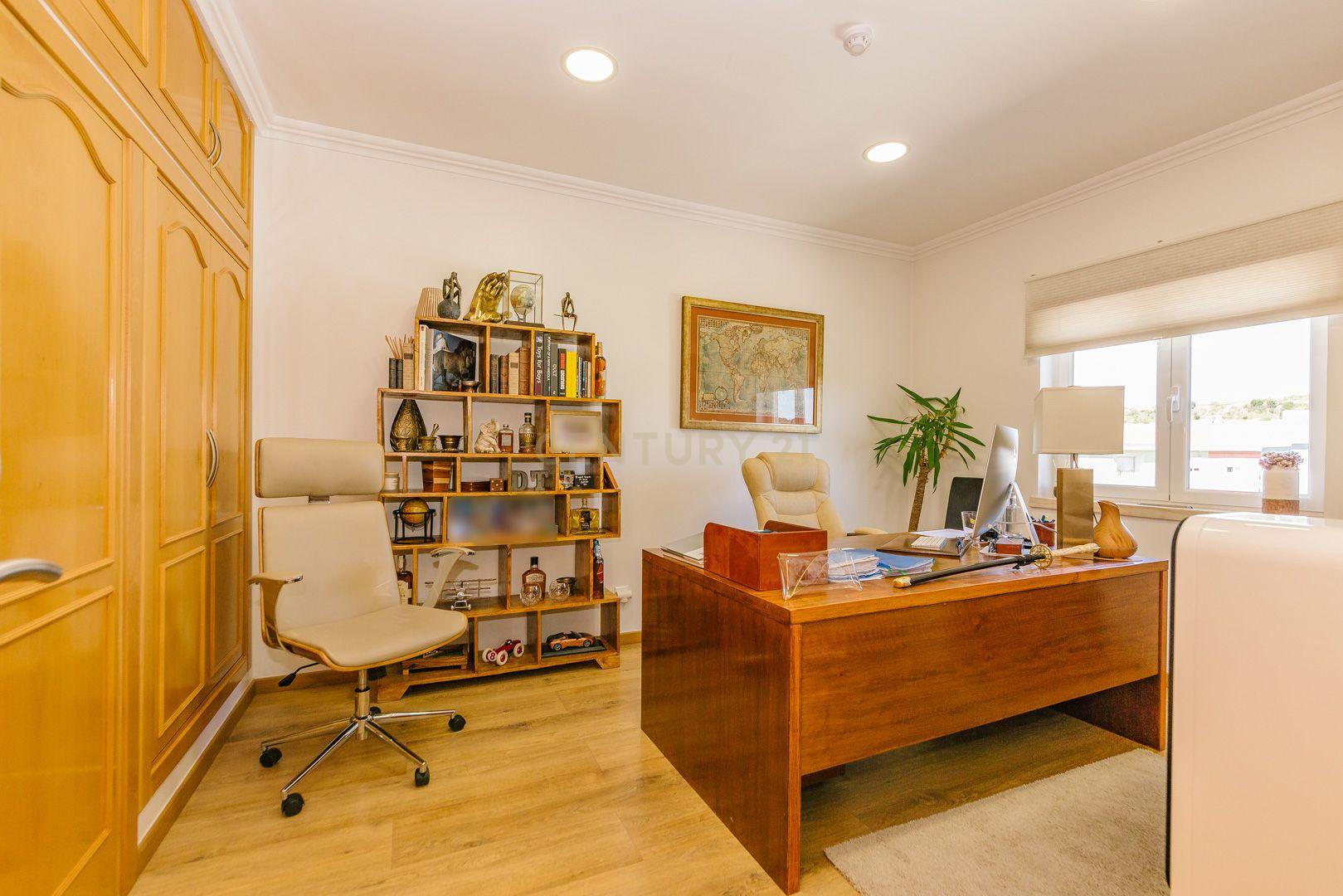 Moradia T4 em Barcarena - Image 25