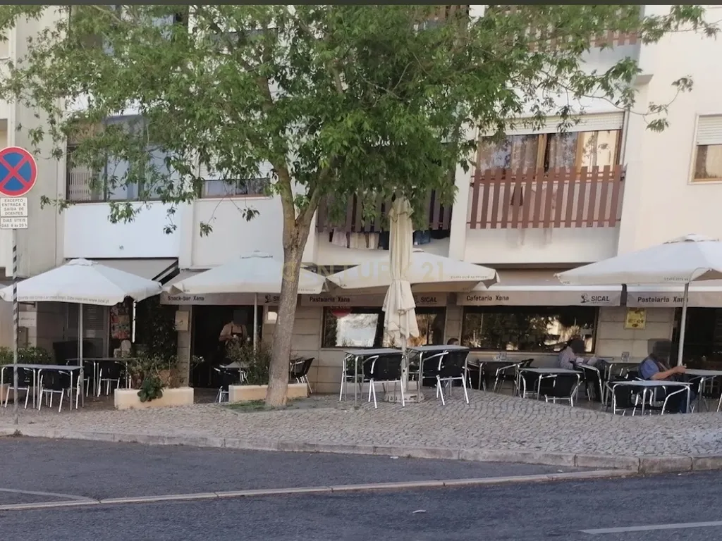 Oportunidade Única: Restaurante, Café e Confeitaria no Centro de Carnaxide, em Frente ao Hospital Santa Cruz - Image 3