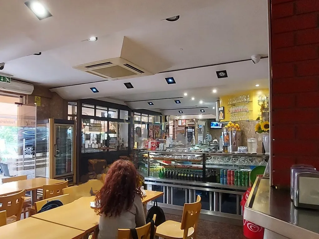 Oportunidade Única: Restaurante, Café e Confeitaria no Centro de Carnaxide, em Frente ao Hospital Santa Cruz - Image 10