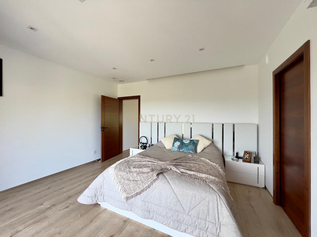 Moradia T4 com Piscina || Pombal || Vistas Deslumbrantes - Image 11