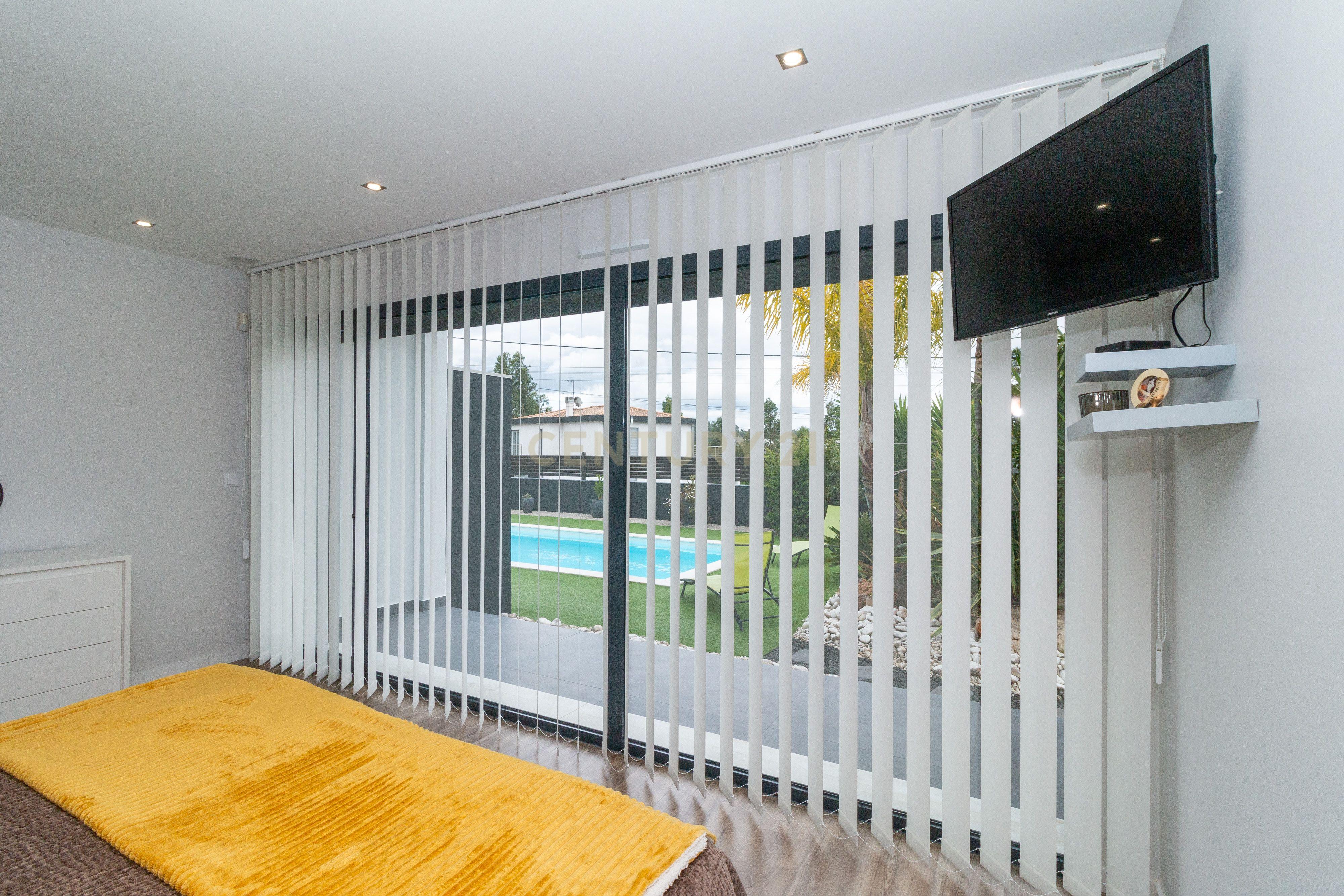 Espaçosa Moradia Térrea Pousos, Leiria: Um Refúgio de Conforto e Elegância - Image 18