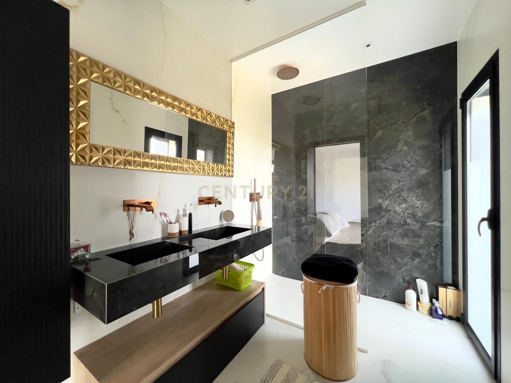 Moradia T4 com Piscina || Pombal || Vistas Deslumbrantes - Image 12