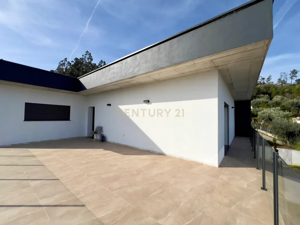 Moradia T4 com Piscina || Pombal || Vistas Deslumbrantes - Image 15