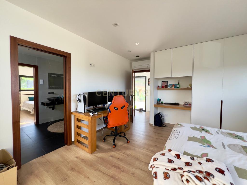 Moradia T4 com Piscina || Pombal || Vistas Deslumbrantes - Image 25