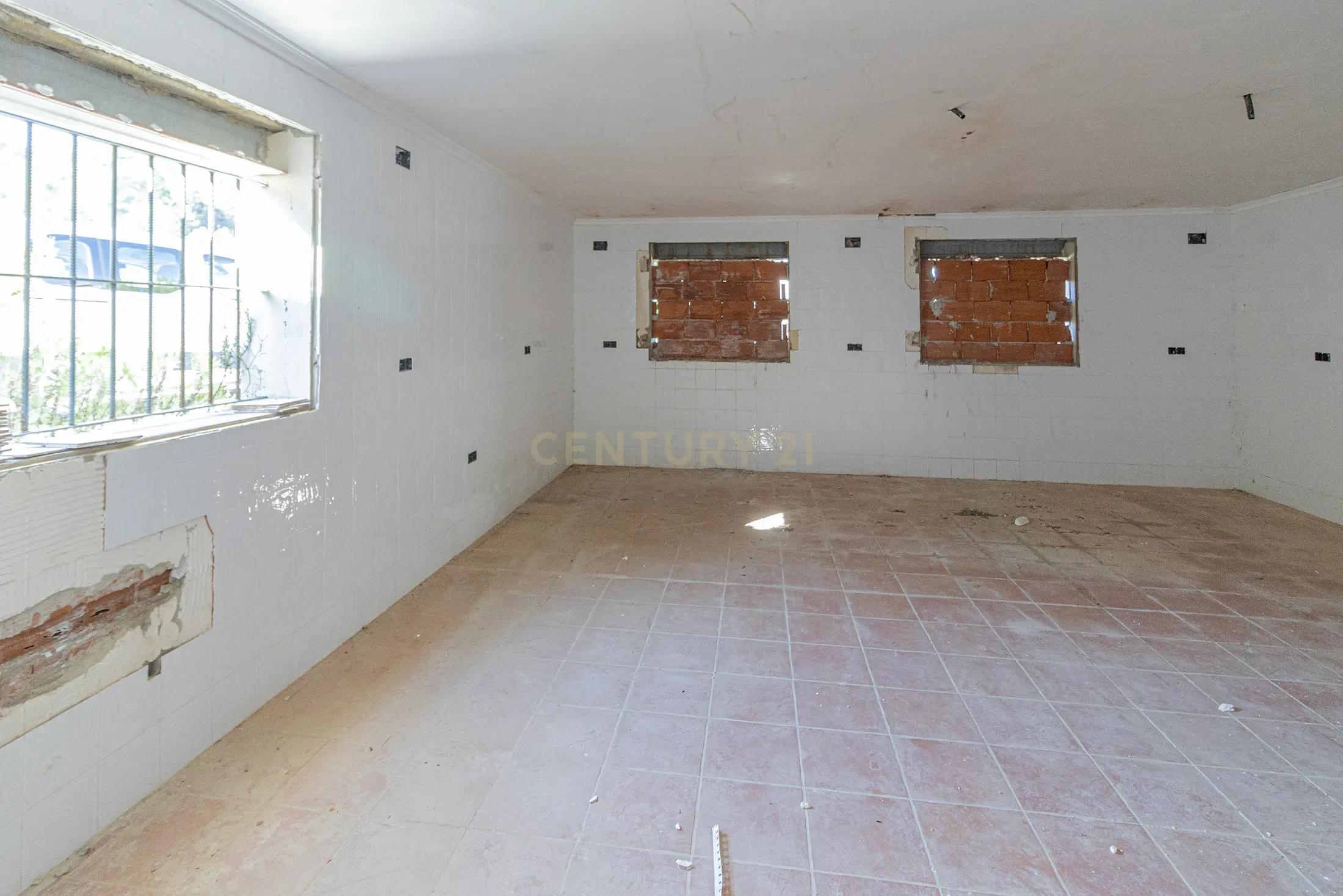 undefined - Image 8