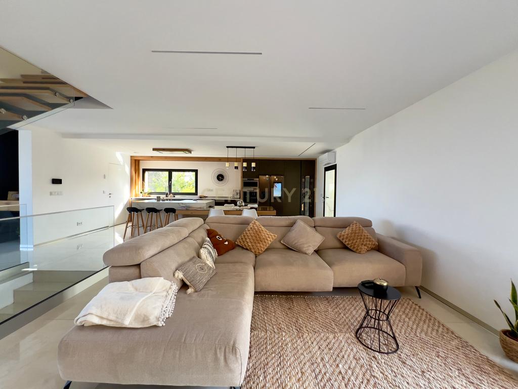 Moradia T4 com Piscina || Pombal || Vistas Deslumbrantes - Image 13