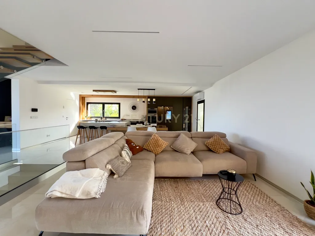 Moradia T4 com Piscina || Pombal || Vistas Deslumbrantes - Image 13