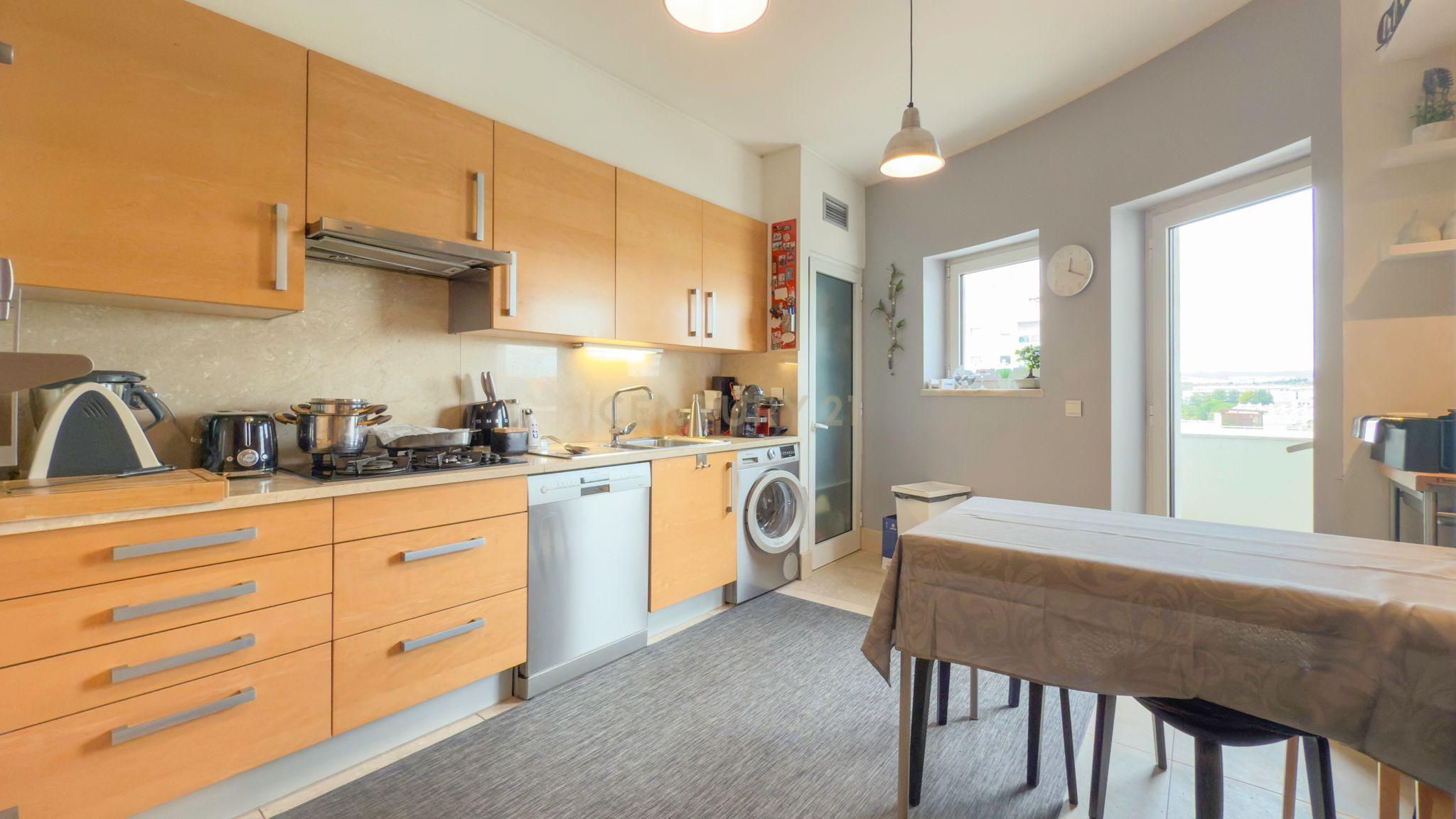 Magnifico apartamento T3 no Fórum Oeiras, com terraço privado 40m2, boa exposição solar, boas áreas e com tudo perto de si! - Image 23