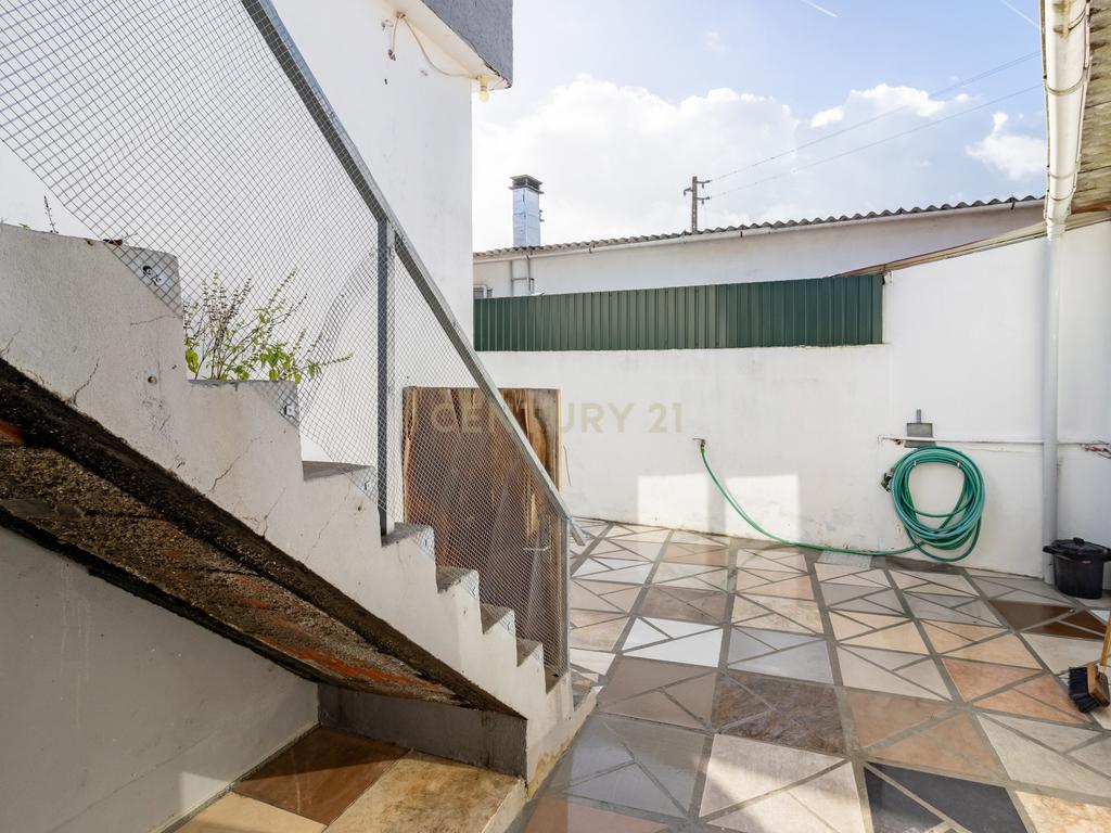 Moradia T3 na Marinha Grande - Oportunidade Única! - Image 11
