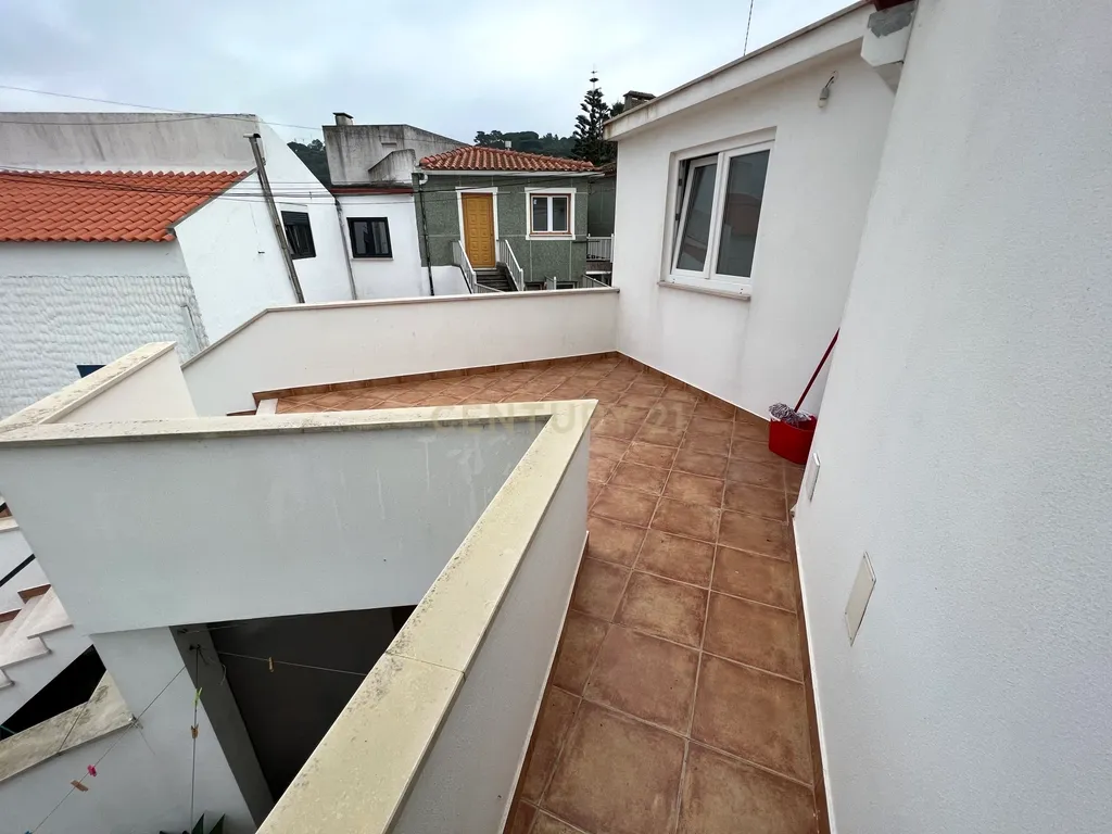 Moradia Bi-familiar T2+T2 - Vale de Maceira - Image 9