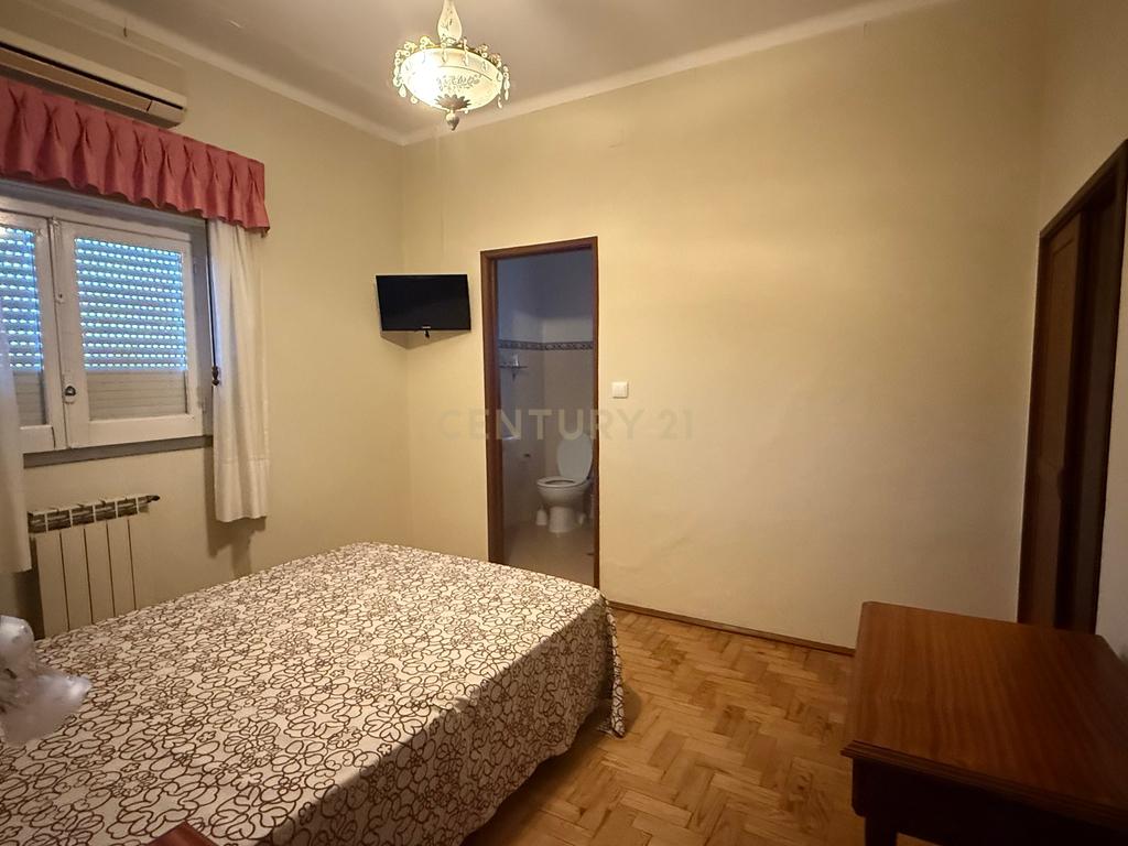 Residencial com 22 Suítes  em Torres Novas - Image 10