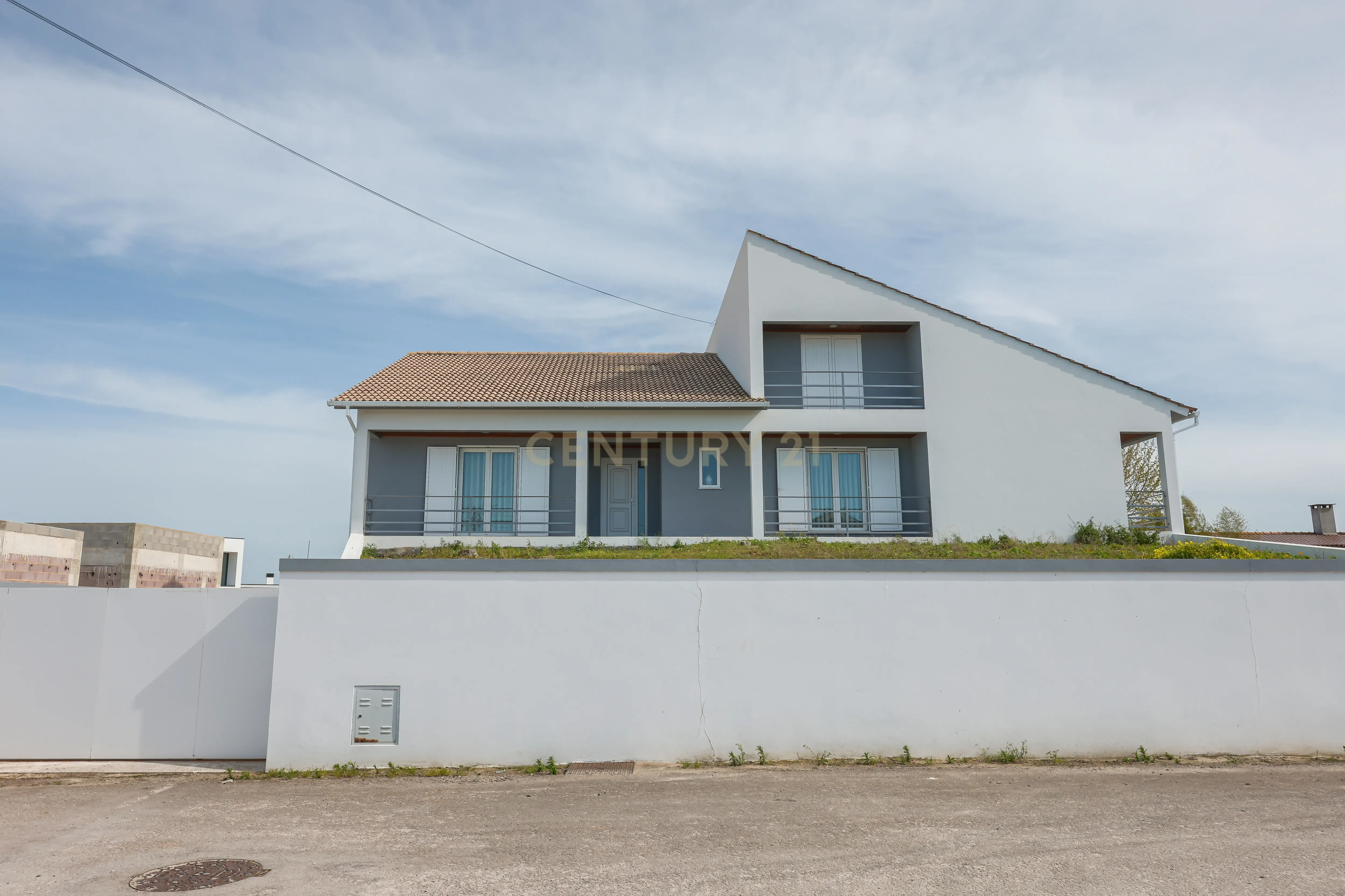 Moradia T5 isolada em Cacia - Image 7