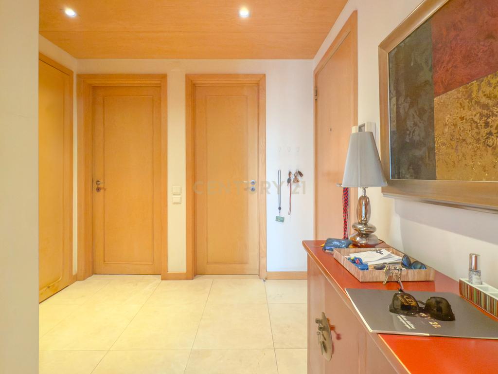 Magnifico apartamento T3 no Fórum Oeiras, com terraço privado 40m2, boa exposição solar, boas áreas e com tudo perto de si! - Image 32