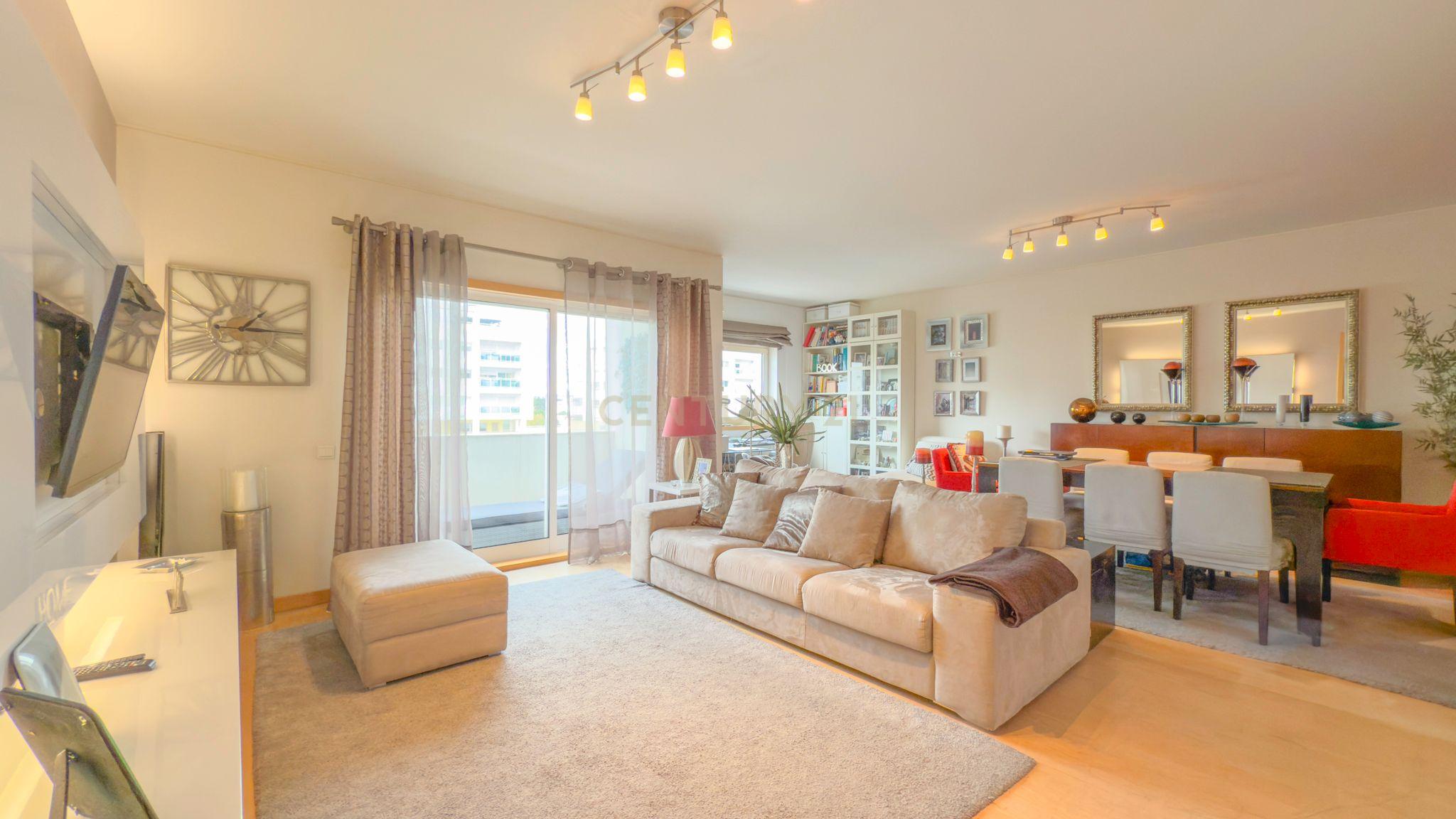 Magnifico apartamento T3 no Fórum Oeiras, com terraço privado 40m2, boa exposição solar, boas áreas e com tudo perto de si! - Image 7